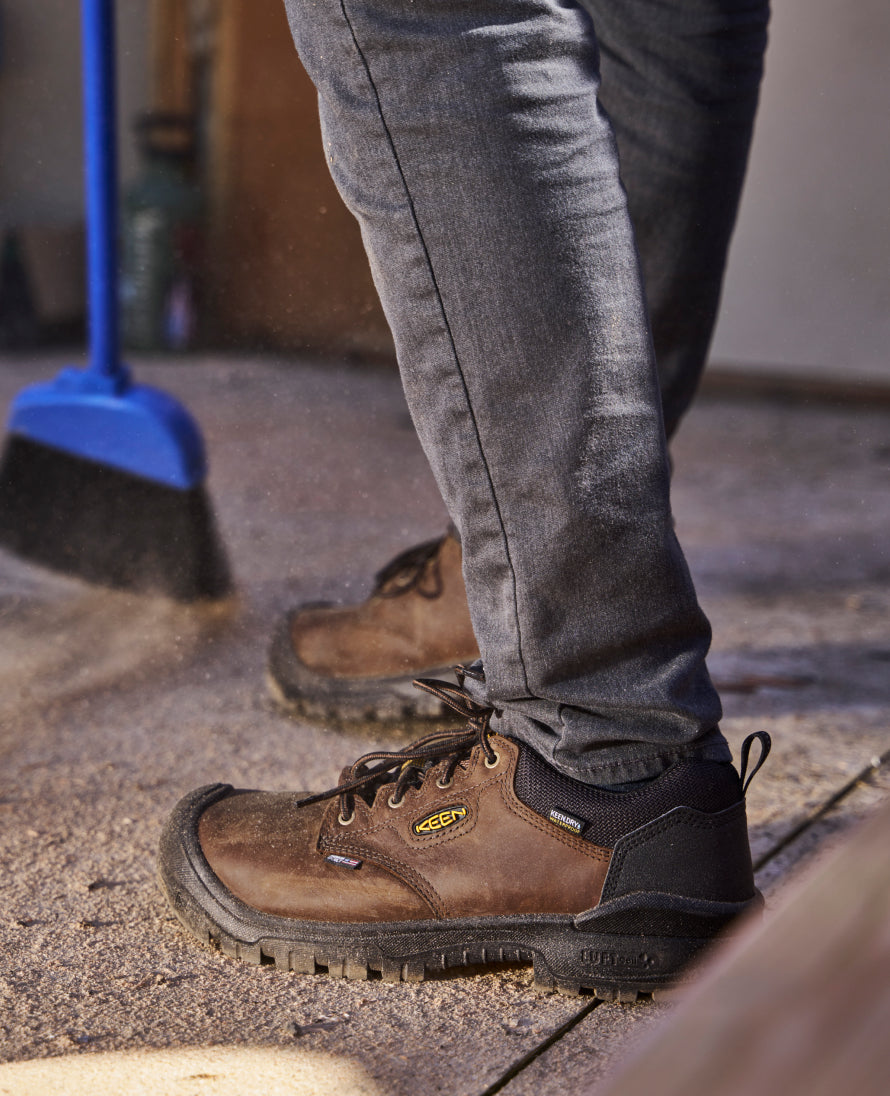 Men's Independence Oxford Waterproof Shoe (Carbon Toe) | Dark Earth/Black - Image 8