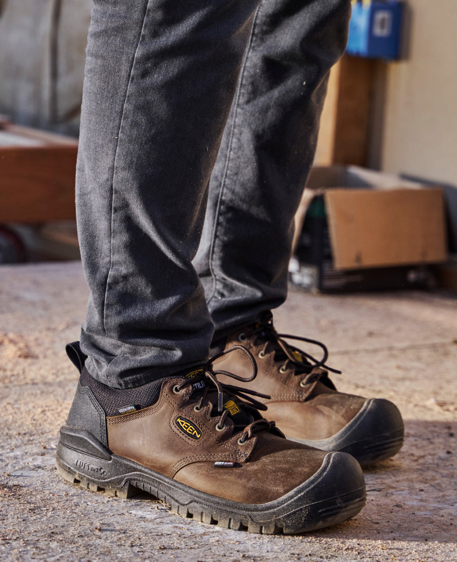 Men's Independence Oxford Waterproof Shoe (Carbon Toe) | Dark Earth/Black - Image 9